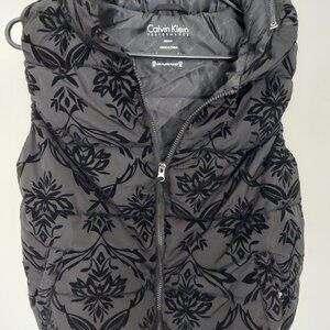 Vest by Calvin Klein Sz M, polyester body and upper.